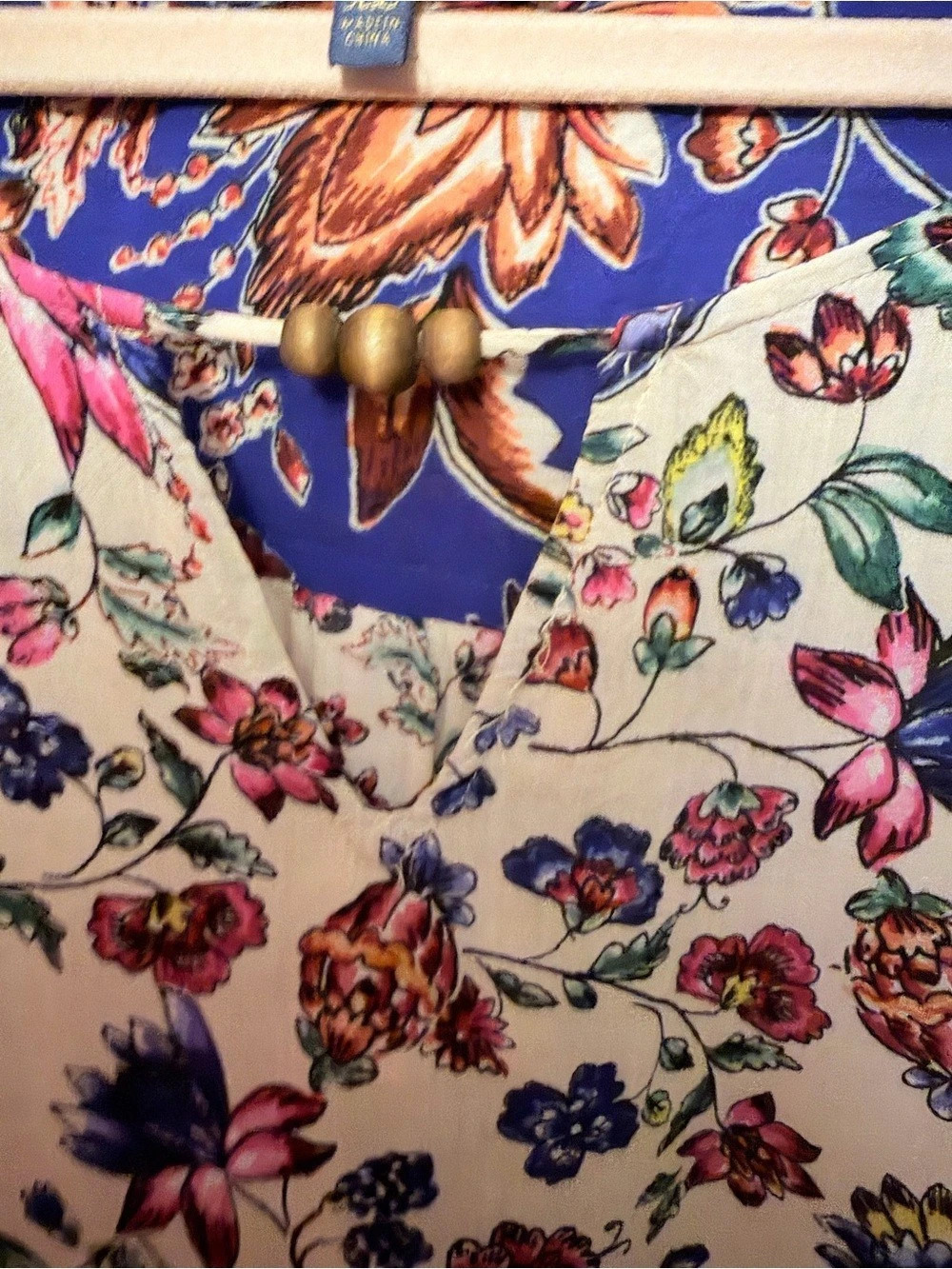 Democracy Floral Blouse in Blue & Cream Size XL - Picture 6 of 6